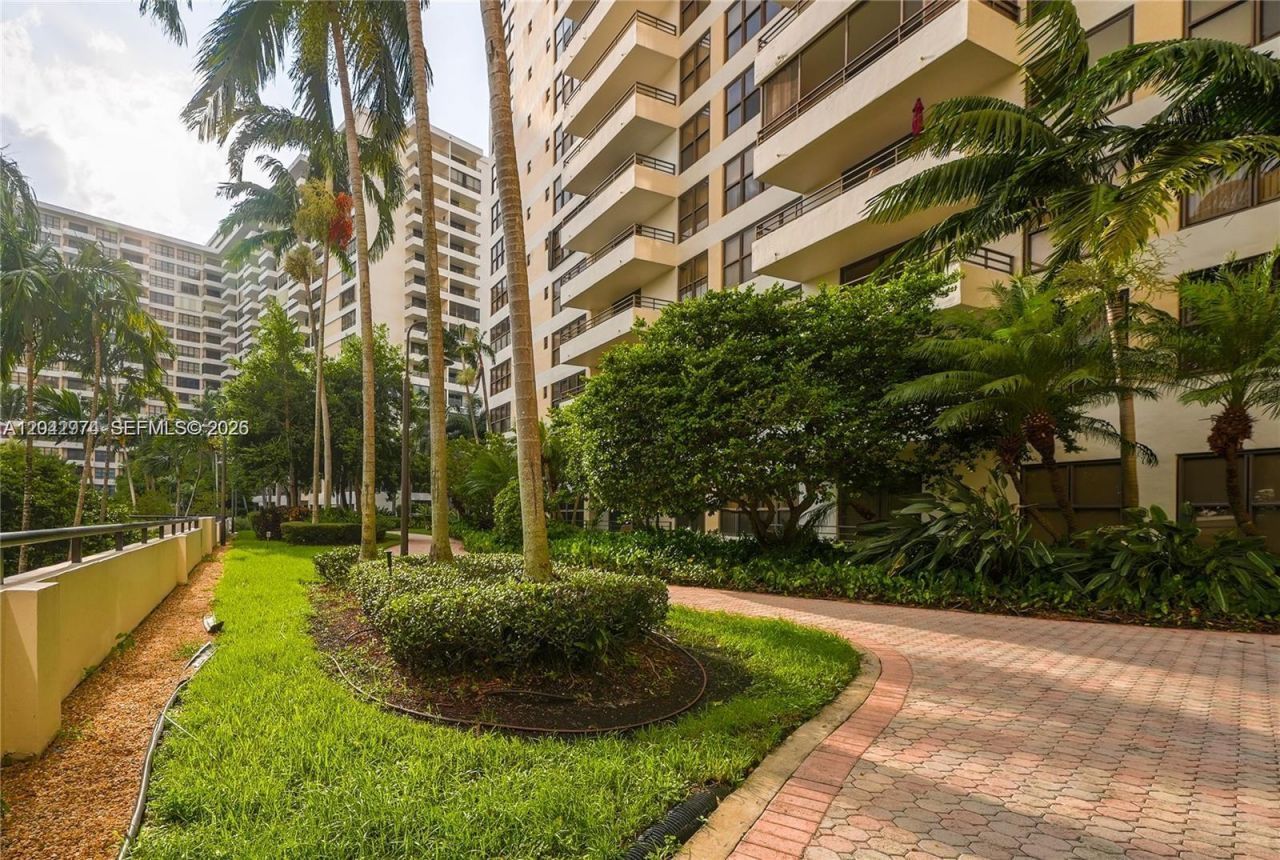 2500 Parkview Dr , Unit 1503, Hallandale Beach, FL 33009 Photo