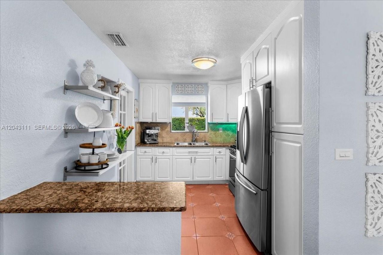 8341 SW 14th St , Miami, FL 33144 Photo
