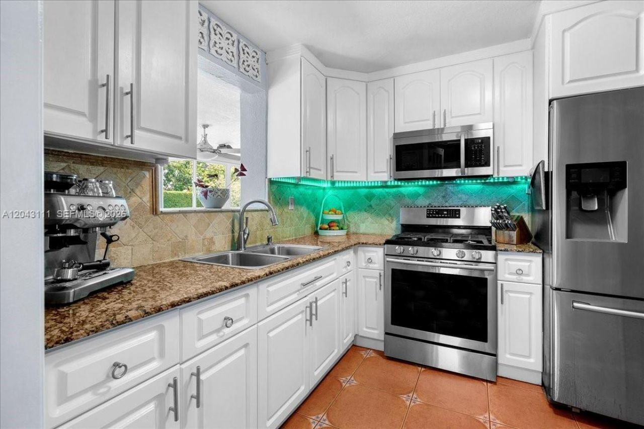 8341 SW 14th St , Miami, FL 33144 Photo