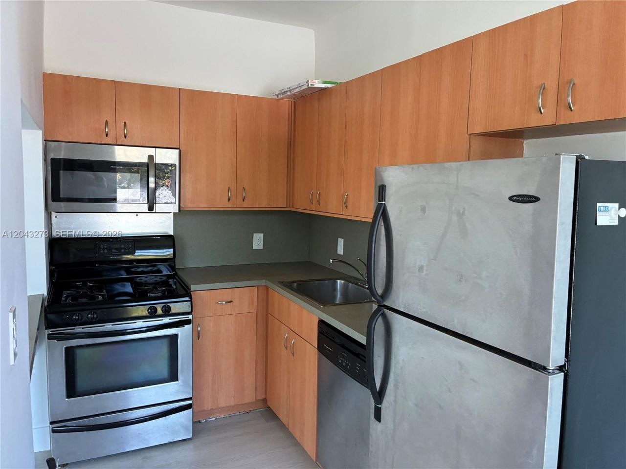 1618 Michigan Ave , Unit 38, Miami Beach, FL 33139 Photo