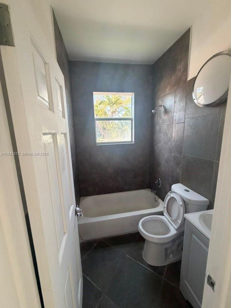 1618 Michigan Ave , Unit 38, Miami Beach, FL 33139 Photo