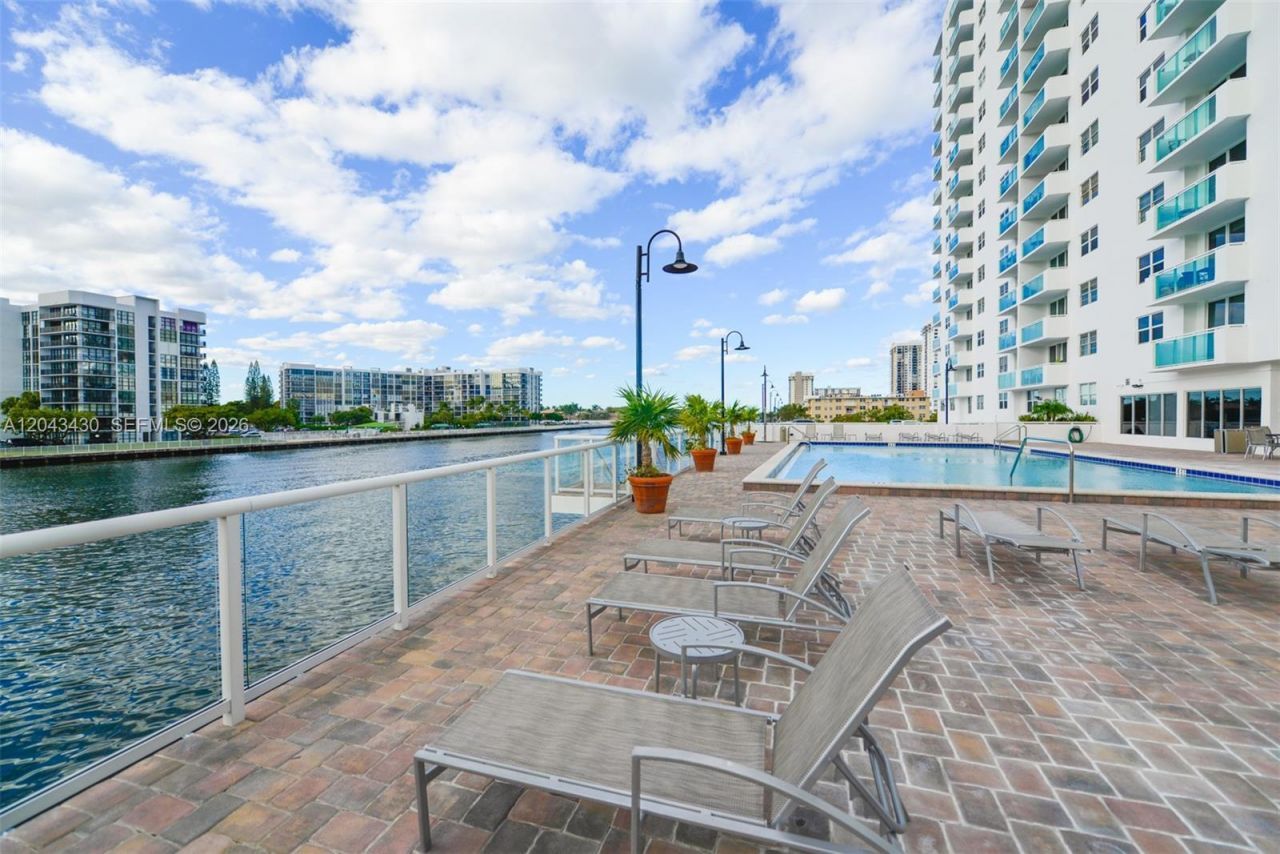 3000 S Ocean Dr, Unit 514, Hollywood, FL 33019 Photo
