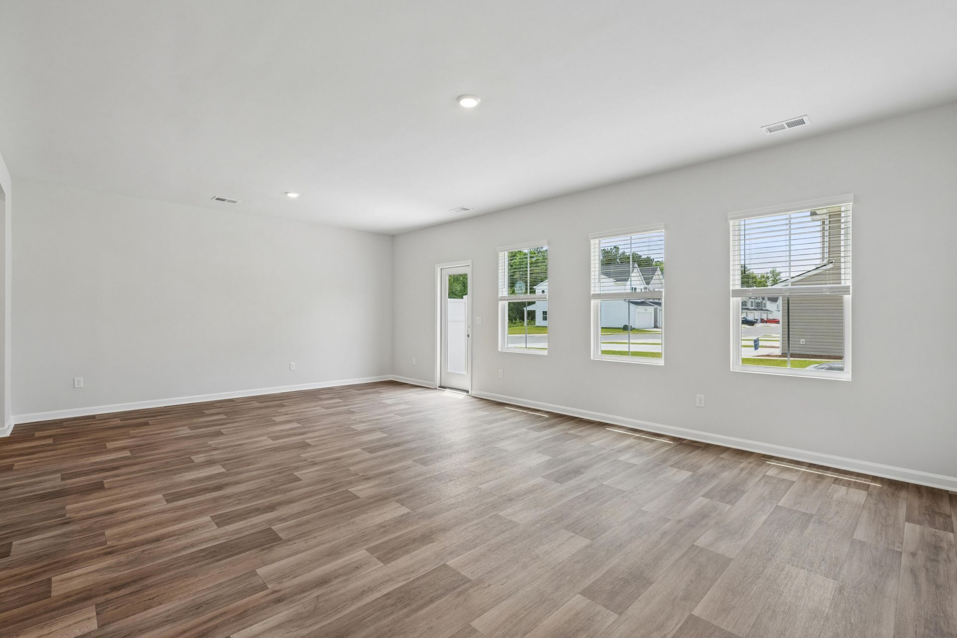 145 Green Thistle Way Photo 8