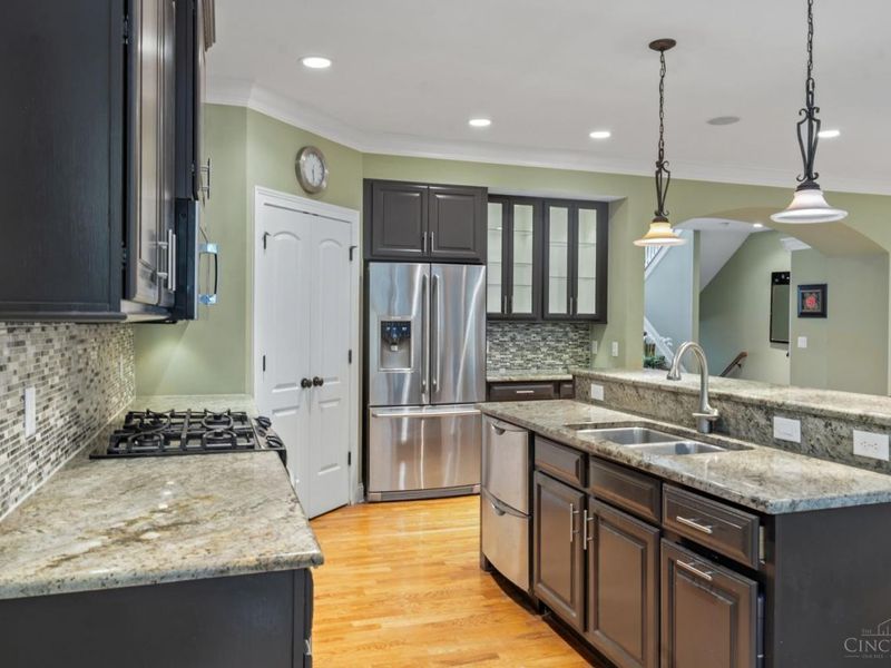 434 Stanley Avenue, Cincinnati, OH 45226 Photo 6