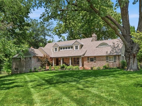 2312 Tomahawk Road, Mission Hills, KS 66208