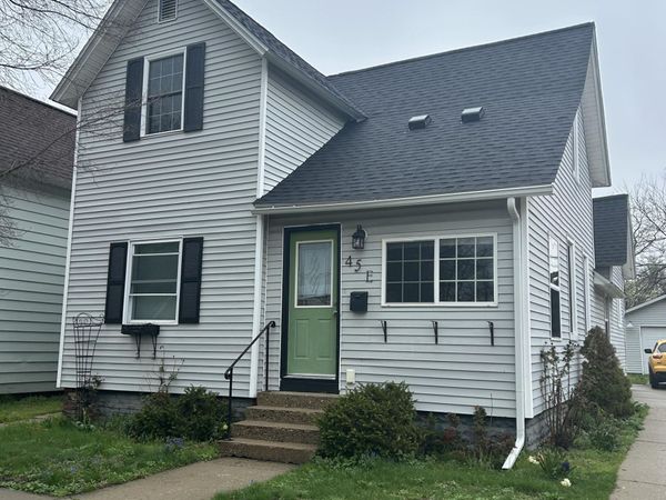 45 E 18th Street, Holland, MI 49423