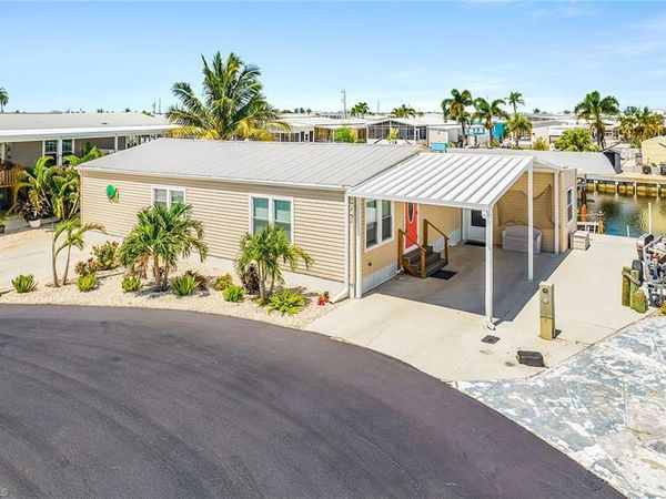 3121 Binnacle LN , ST. JAMES CITY, FL 33956