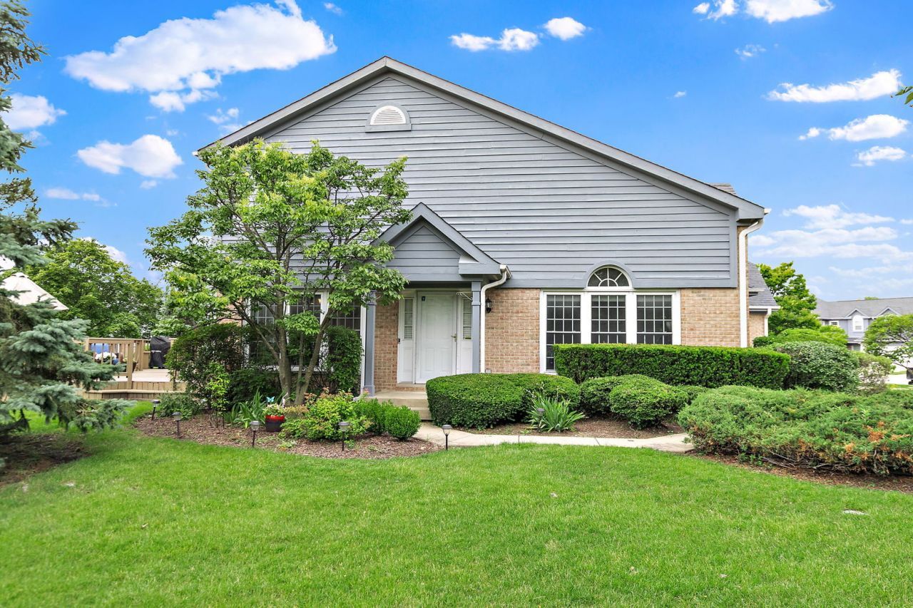 246 Lynwood Lane , Bloomingdale, IL 60108 Main Photo