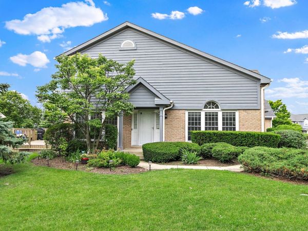 246 Lynwood Lane , Bloomingdale, IL 60108