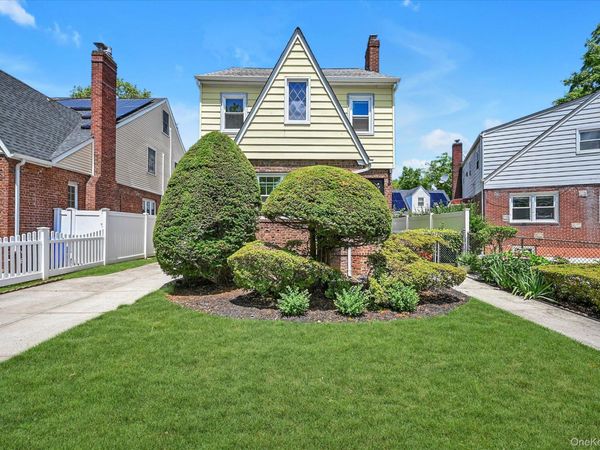 236-11 Seward Avenue , Bellerose Manor, NY 11427
