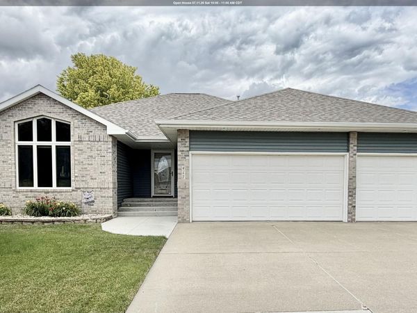 417 Barrington Drive, Sergeant Bluff, IA 51106