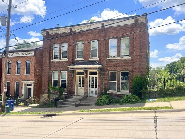 464 W 3rd Street, Dubuque, IA 52001