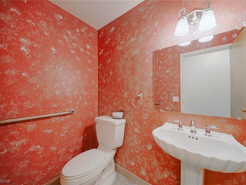 6531 Brighton Drive, North Olmsted, OH 44070 Photo 12