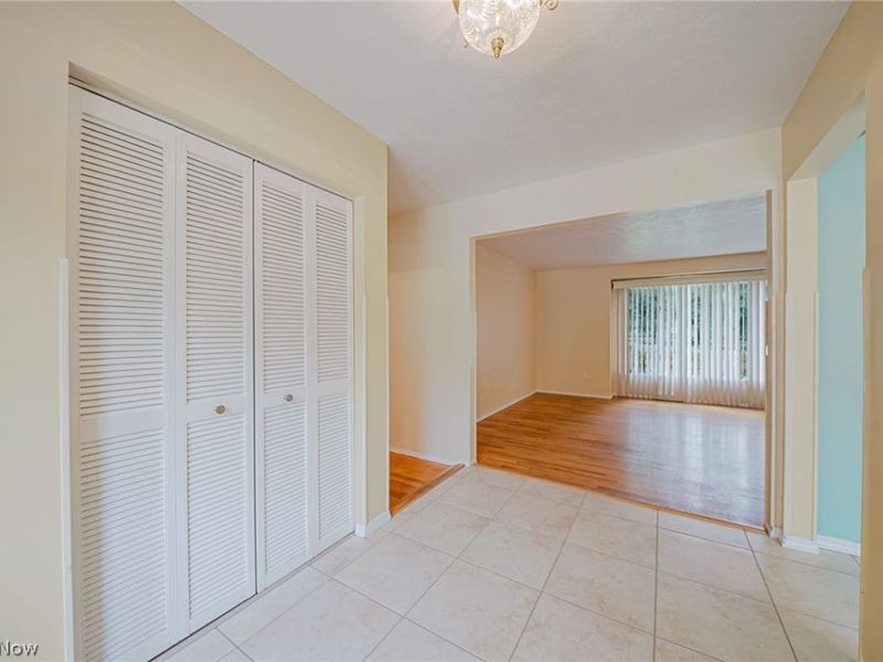 6531 Brighton Drive, North Olmsted, OH 44070 Photo 8