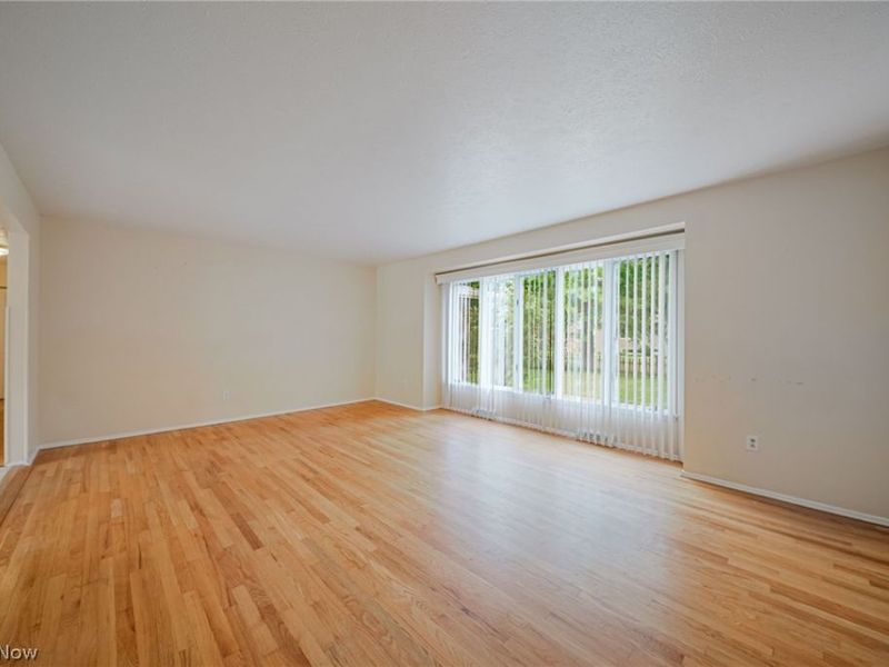 6531 Brighton Drive, North Olmsted, OH 44070 Photo 9