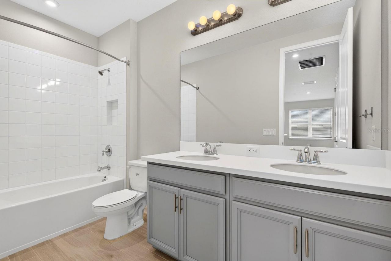 16443 Paynes Mill Drive, Bradenton, FL 34211 Photo