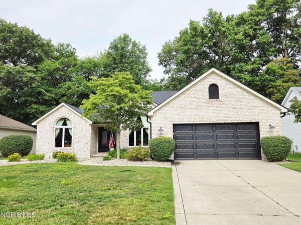 640 Weatherstone Road , Holland, OH 43528