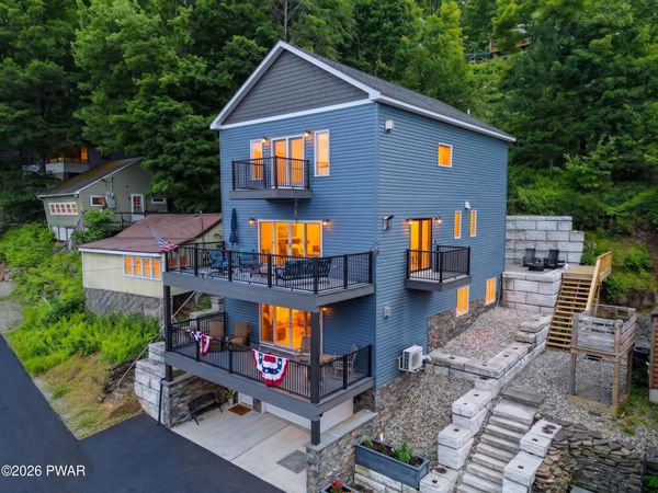 109 Paradise Road E, Greentown, PA 18426