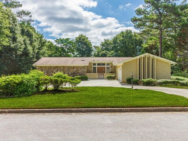 2406 Lost Valley Trail SE, Conyers, GA 30094