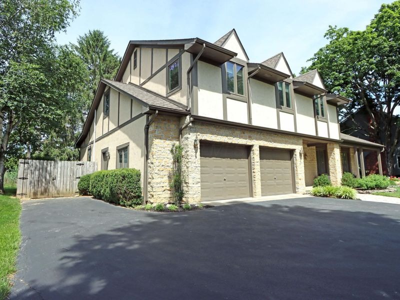 3969 Newhall Road, Upper Arlington, OH 43220 Photo 4