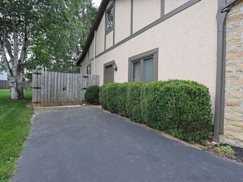 3969 Newhall Road, Upper Arlington, OH 43220 Photo 5