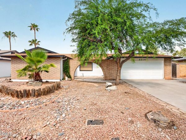 2214 S COTTONWOOD Drive, Tempe, AZ 85282