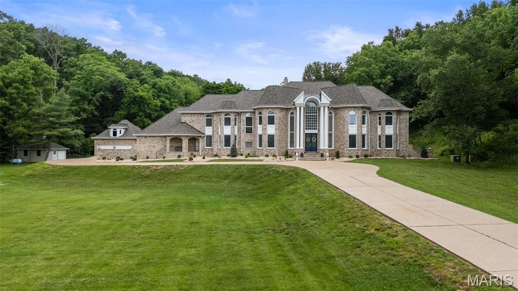 19348 Deer Pointe Estates Drive, Wildwood, MO 63038 Main Photo