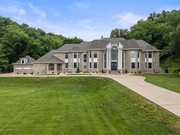 19348 Deer Pointe Estates Drive, Wildwood, MO 63038