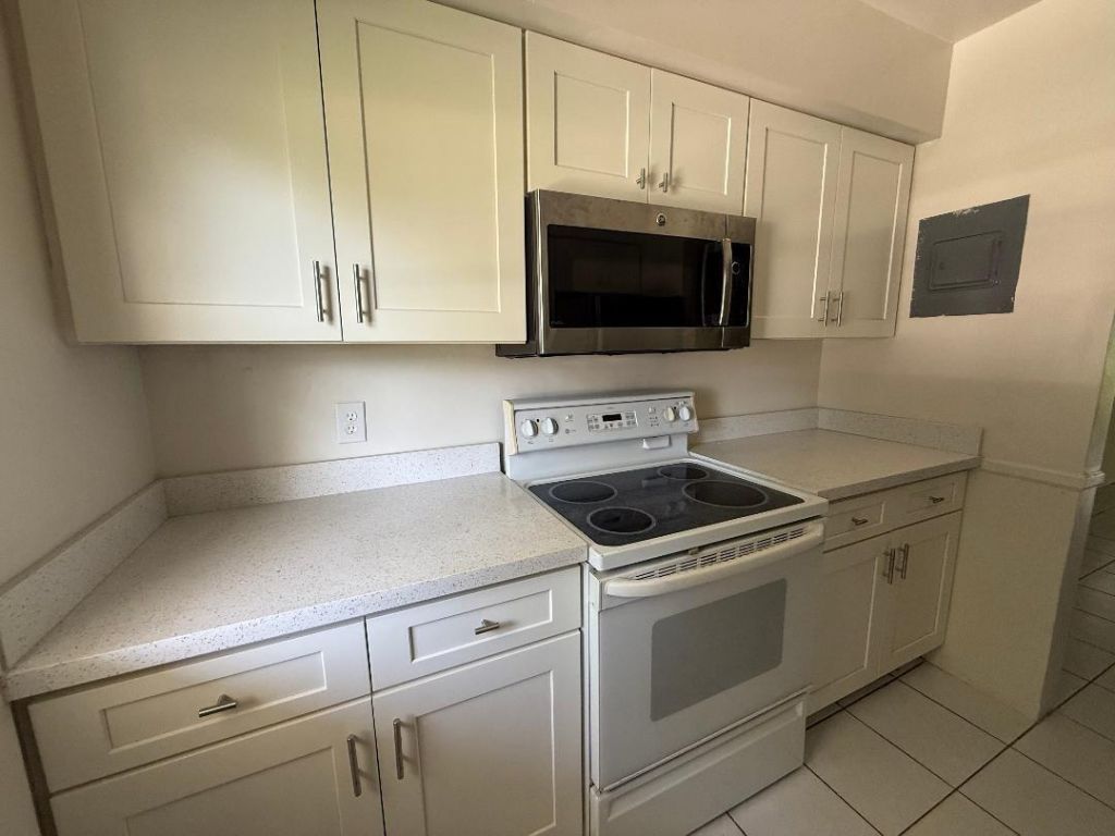 3941 Crystal Lake Drive, Unit E, Pompano Beach, FL 33064 Photo