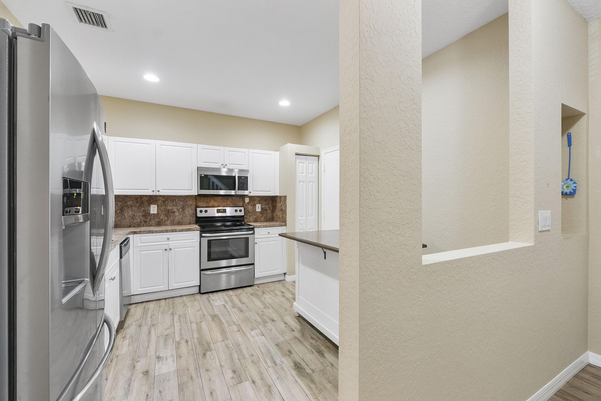 5540 NW 90th Terrace, Sunrise, FL 33351 Photo