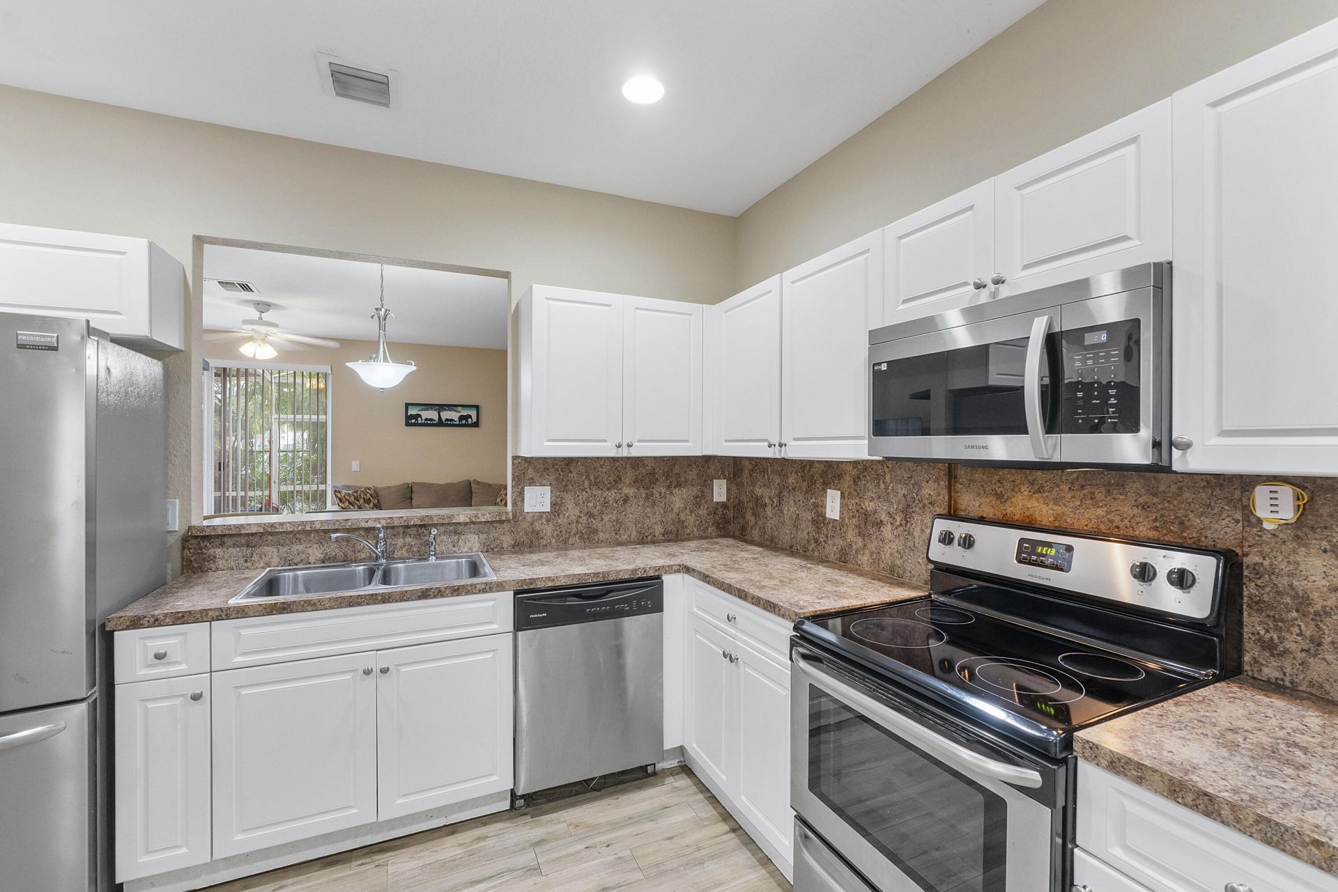 5540 NW 90th Terrace, Sunrise, FL 33351 Photo