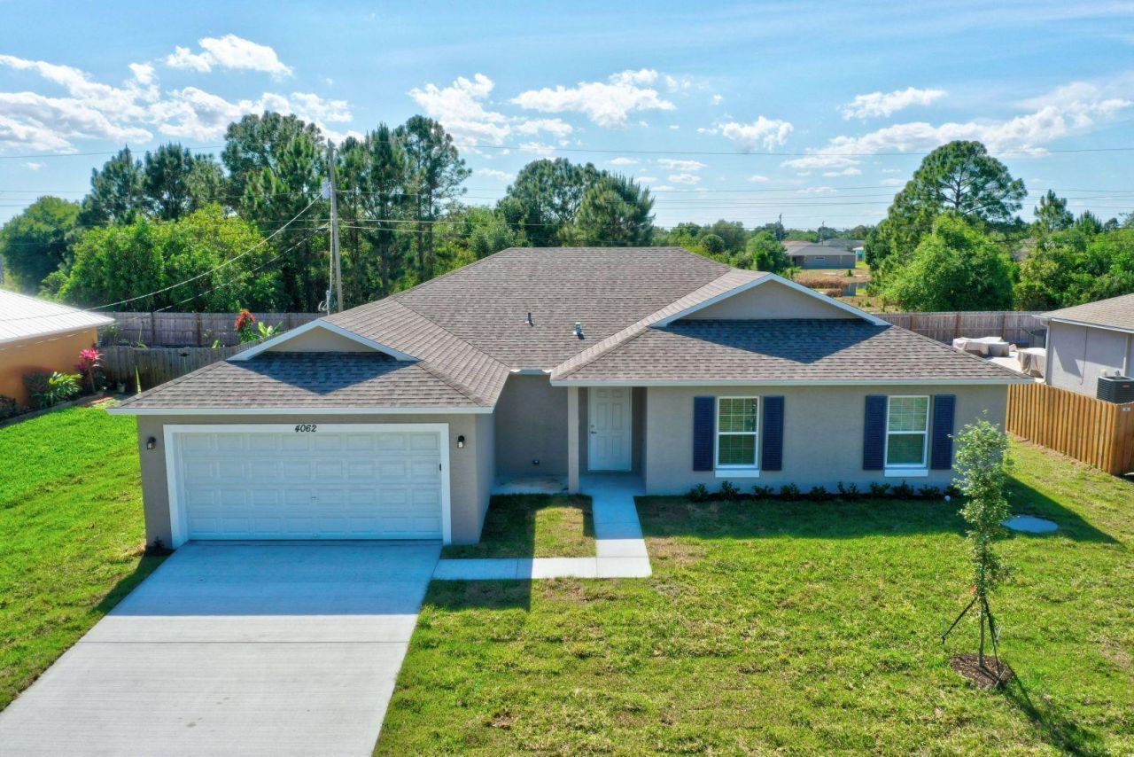 373 SW Log Drive, Port Saint Lucie, FL 34953 Photo