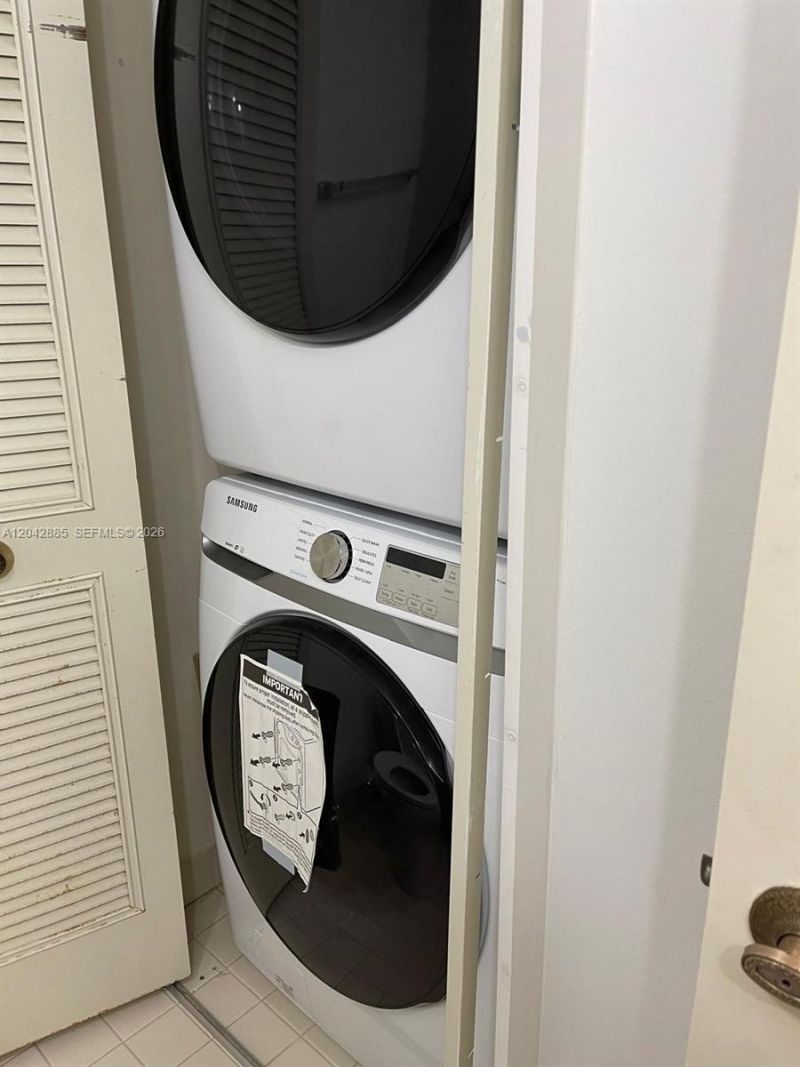 20840 San Simeon Way, Unit 308, Miami, FL 33179 Photo