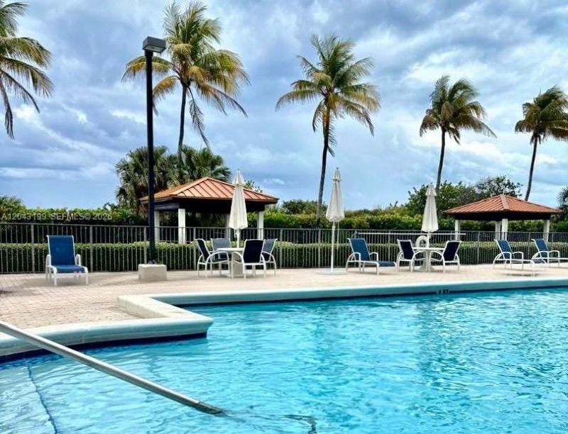 2625 Collins Ave, Unit 215, Miami Beach, FL 33140 Photo