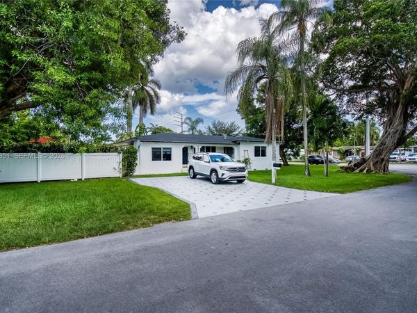 13501 NE Miami Ct, Miami, FL 33161