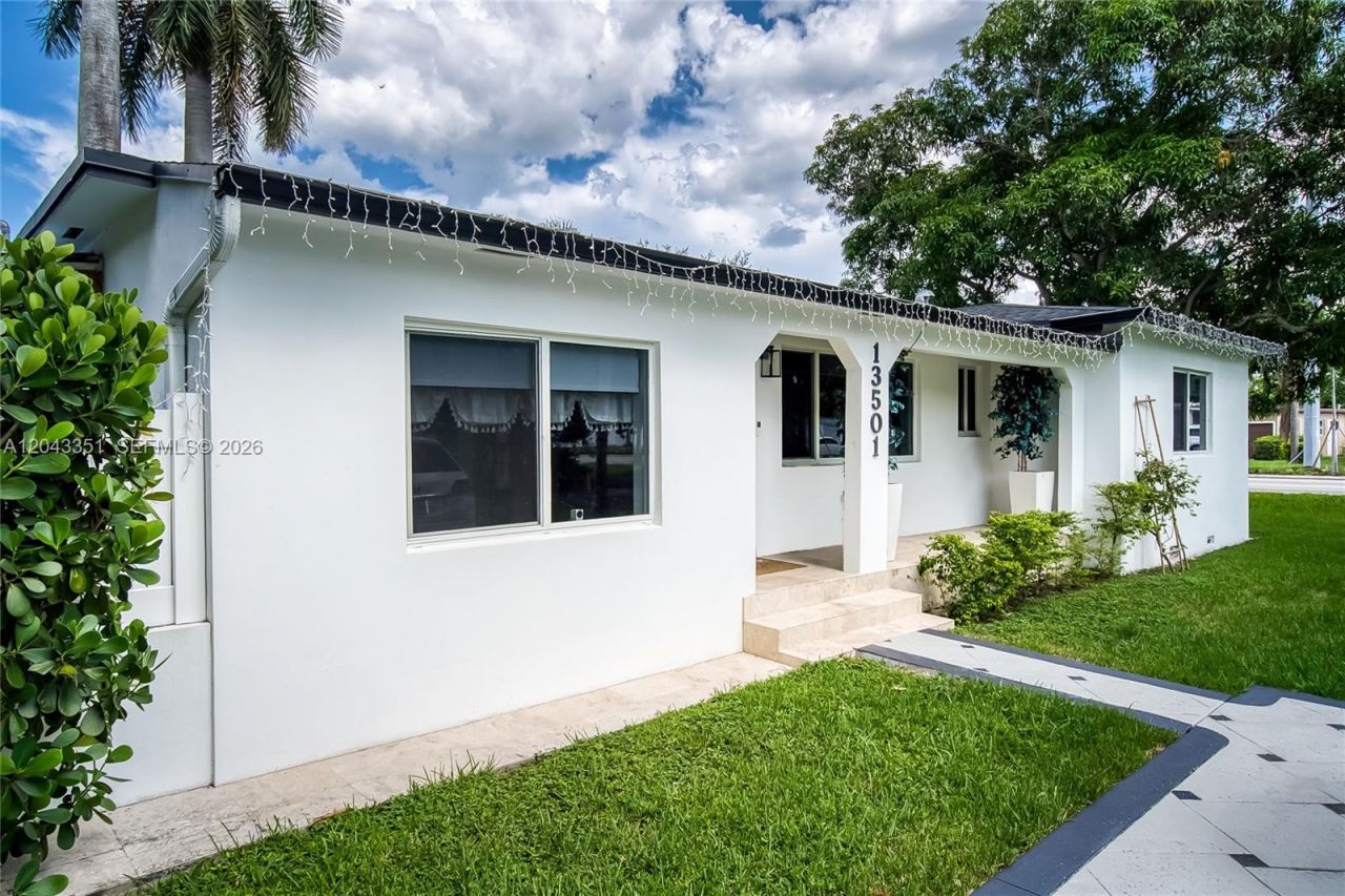 13501 NE Miami Ct, Miami, FL 33161 Photo