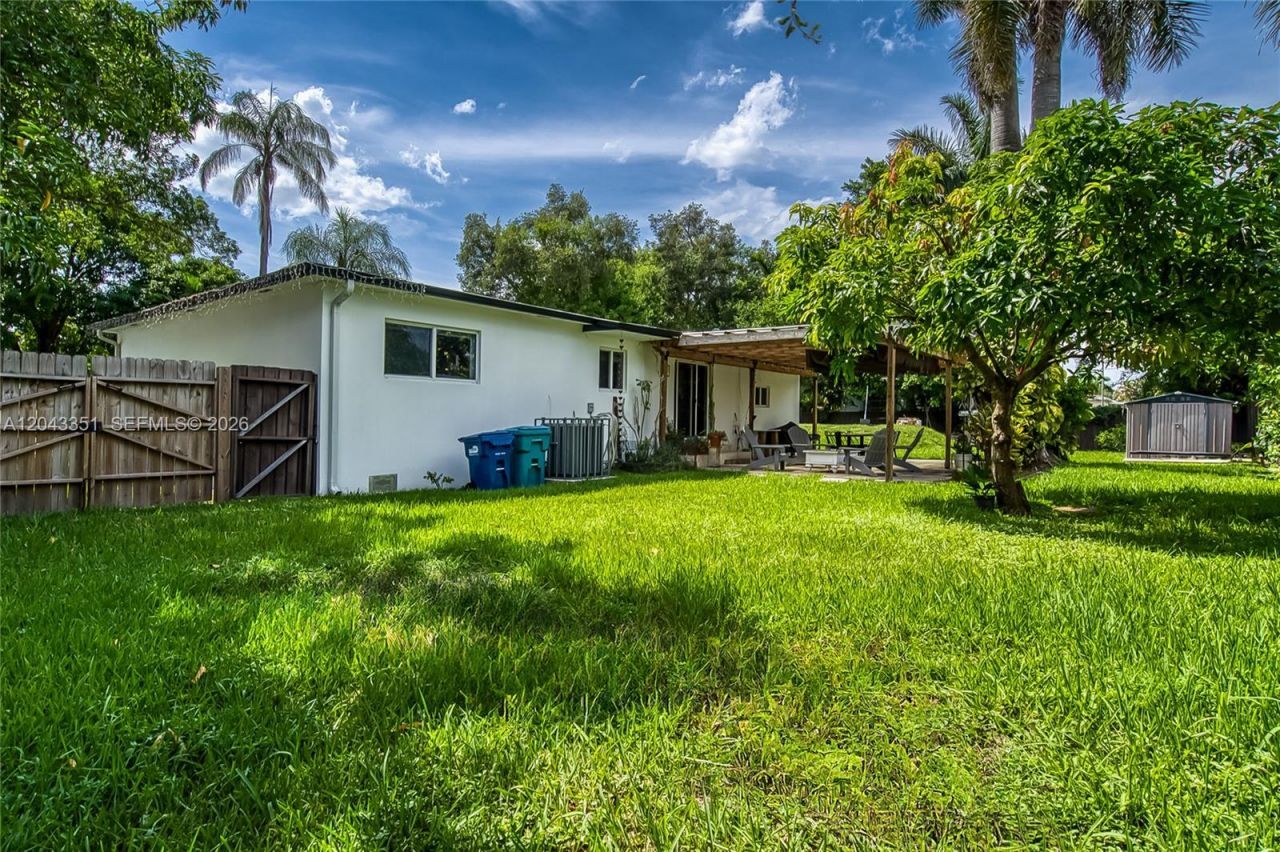 13501 NE Miami Ct, Miami, FL 33161 Photo