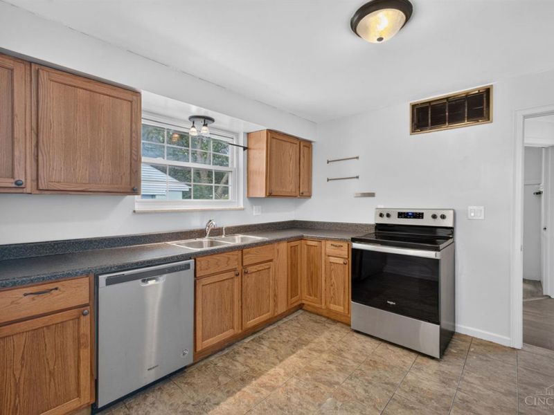 1252 Duncan Drive, Union Twp, OH 45120 Photo 9