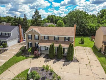 5484 Kingsfield Drive, West Bloomfield Twp, MI 48322