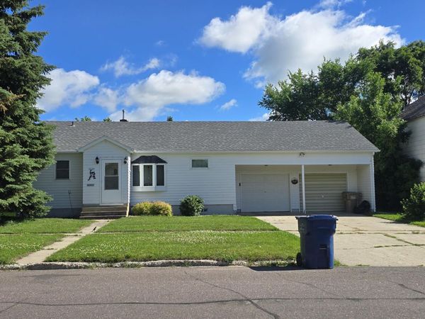 1025 2ND AVENUE SE, Watertown, SD 57201