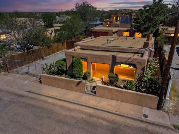 1023 Dunlap Street , Santa Fe, NM 87501