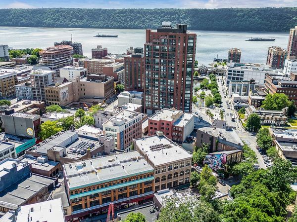 29 N Broadway , Yonkers, NY 10927