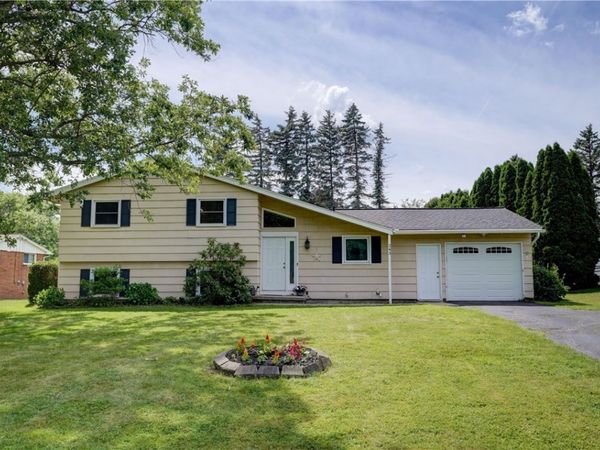 243 Eden Lane , Rochester, NY 14626