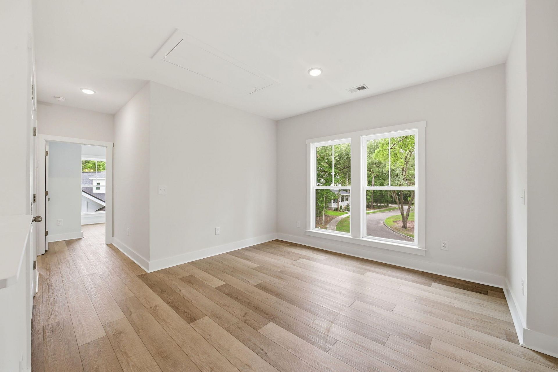 255 Madison Drive Photo 26