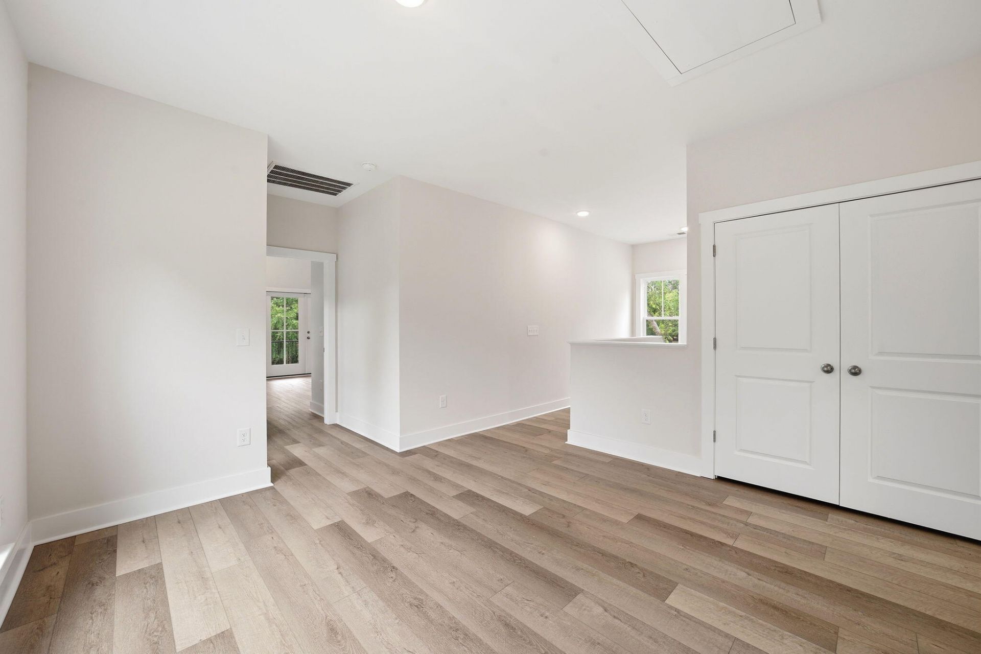 255 Madison Drive Photo 28