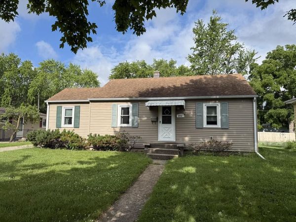 1711 GROVE STREET, Oshkosh, WI 54901