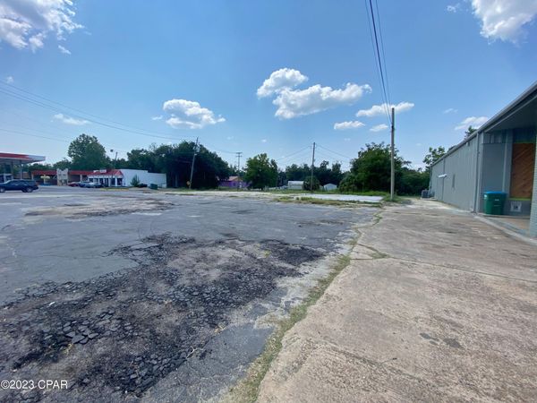 4189 Lafayette Street , Marianna, FL 32446