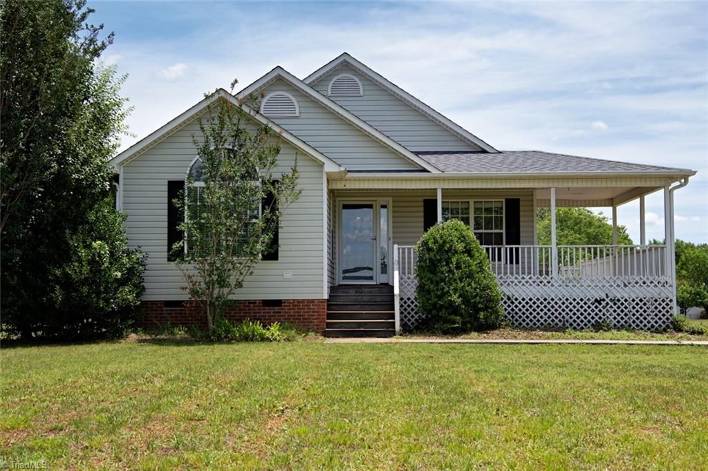 3301 Cloverdale Court, Efland, NC 27243 Main Photo