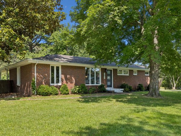 201 Brandywine Dr , Clarksville, TN 37042
