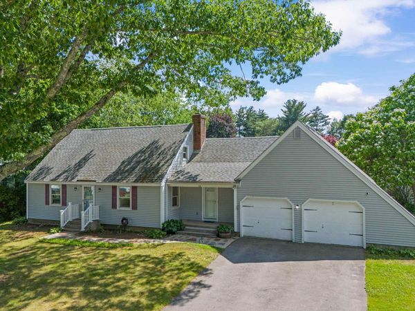 10 Colonial Circle, Hampton, NH 03842